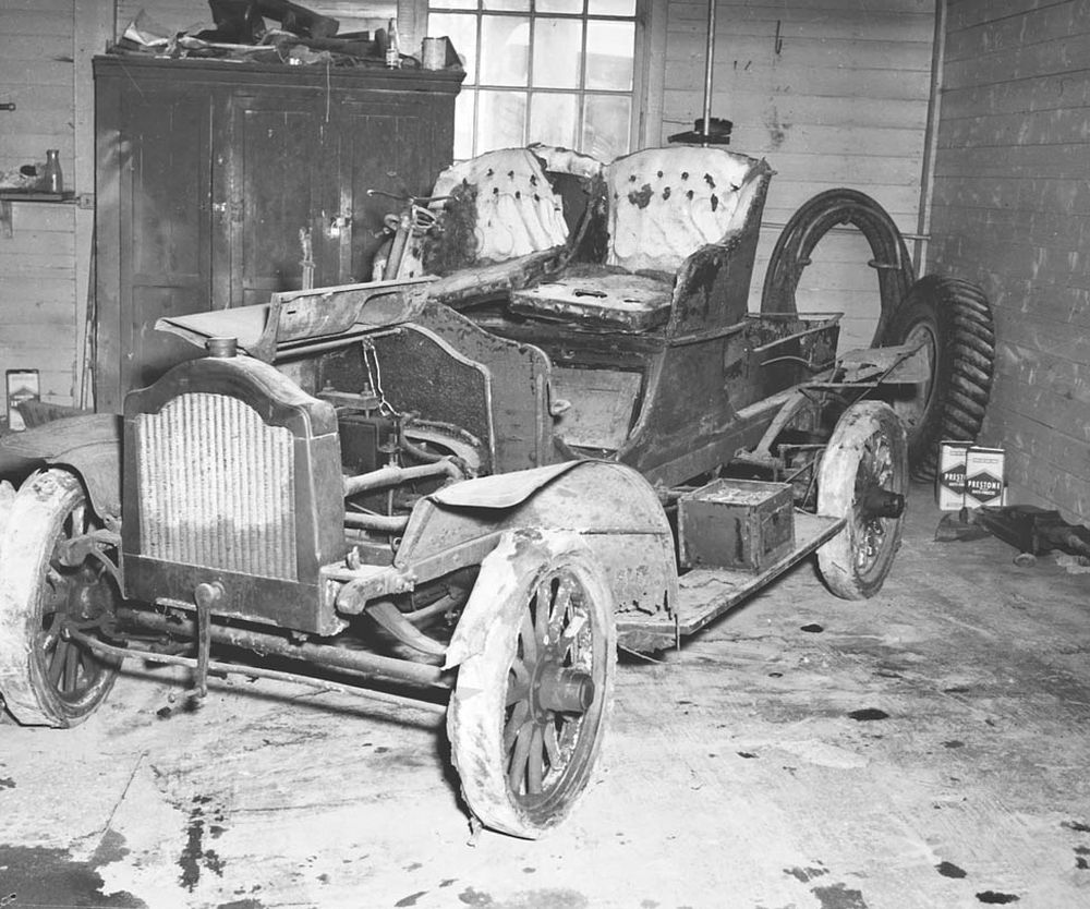1906 Russell